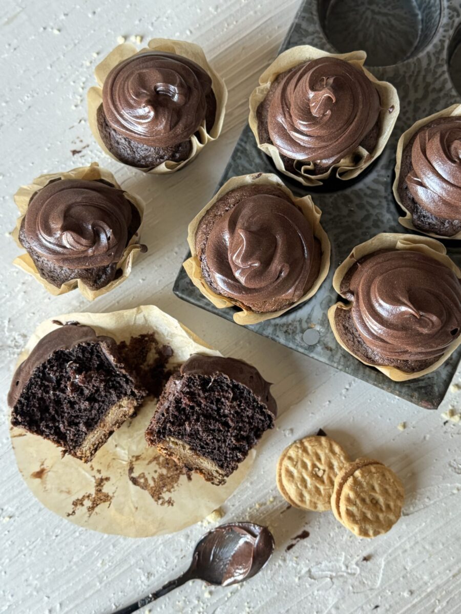 Girl Scout Do-si-dos Reimagined: Intense Peanut Butter Cupcakes